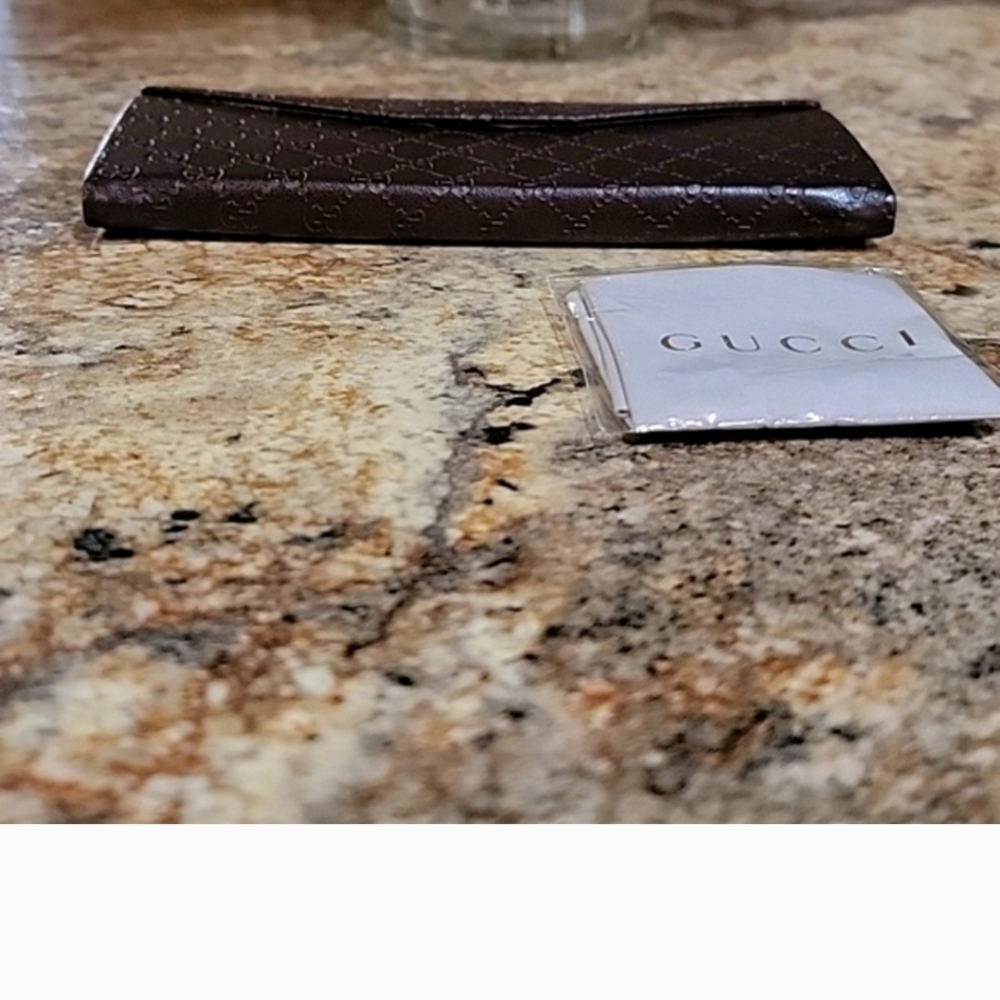 Gucci Brown Monogram Sunglasses Case - Picture 5 of 7